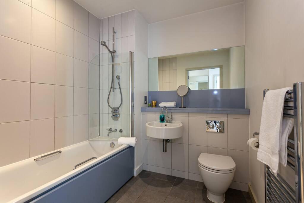 Iconic Luxury Manchester Apartment Exterior photo