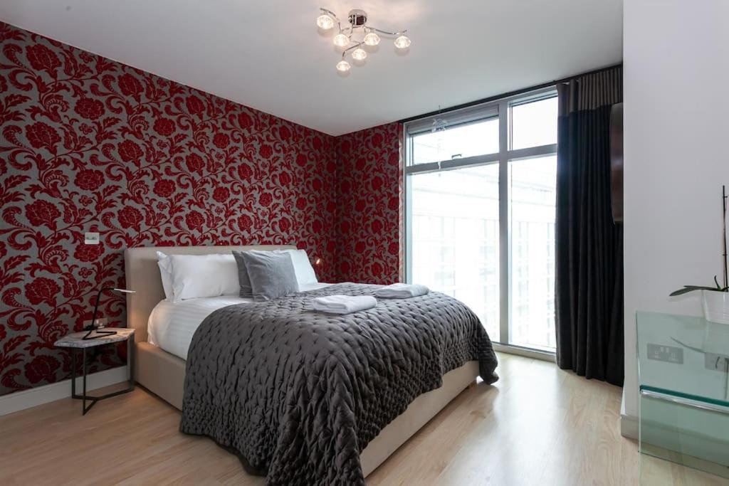Iconic Luxury Manchester Apartment Exterior photo
